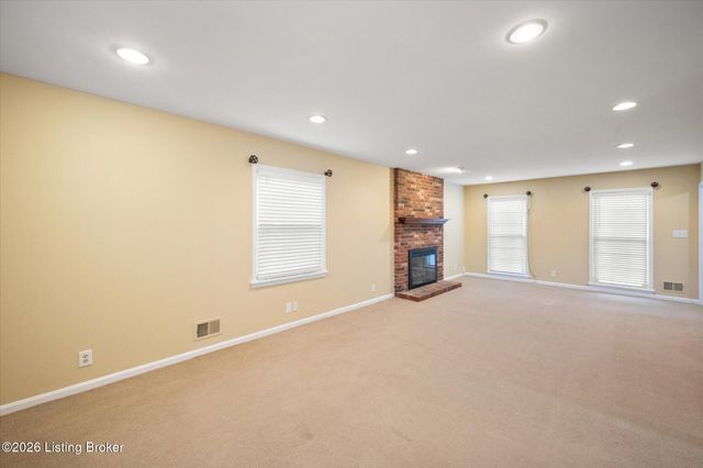 9903 Welshpool Ct, Louisville, KY 40299