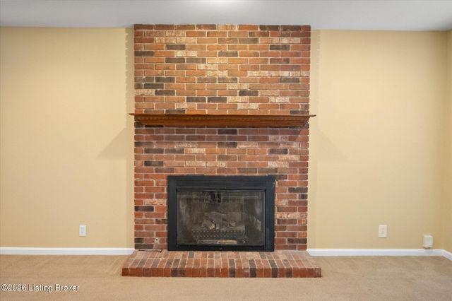 9903 Welshpool Ct, Louisville, KY 40299