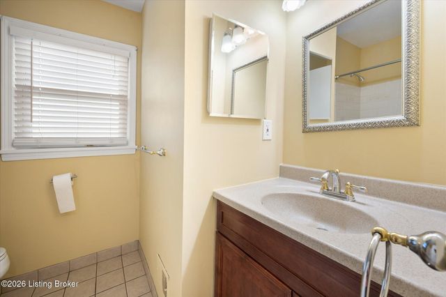 9903 Welshpool Ct, Louisville, KY 40299