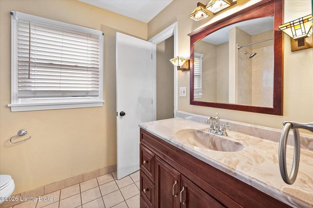 9903 Welshpool Ct, Louisville, KY 40299