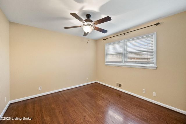 9903 Welshpool Ct, Louisville, KY 40299