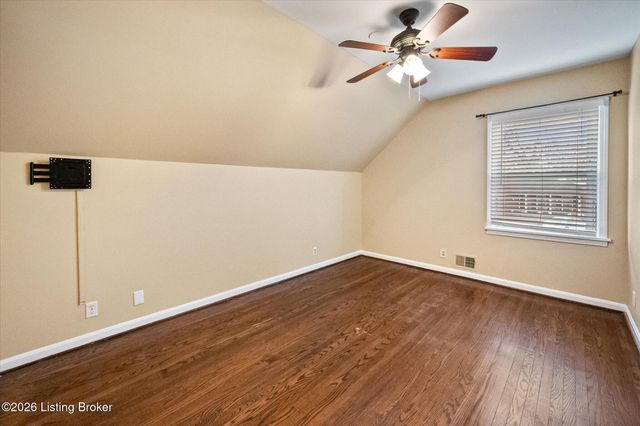 9903 Welshpool Ct, Louisville, KY 40299