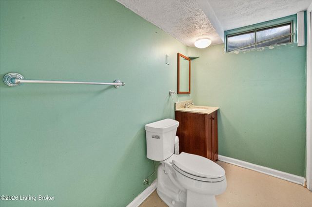 9903 Welshpool Ct, Louisville, KY 40299