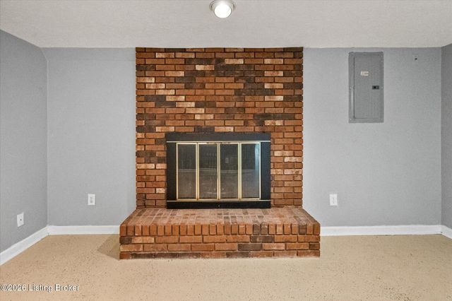 9903 Welshpool Ct, Louisville, KY 40299