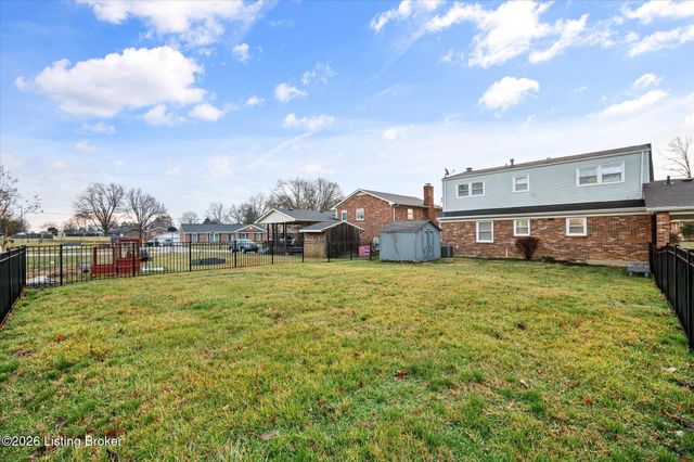 9903 Welshpool Ct, Louisville, KY 40299