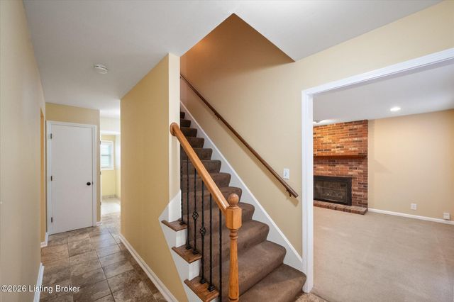 9903 Welshpool Ct, Louisville, KY 40299