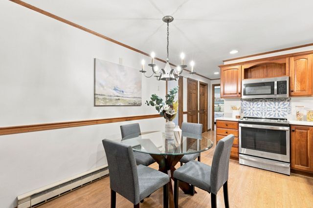 5 Regis Rd, Andover, MA 01810