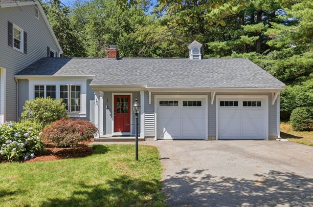 5 Regis Rd, Andover, MA 01810