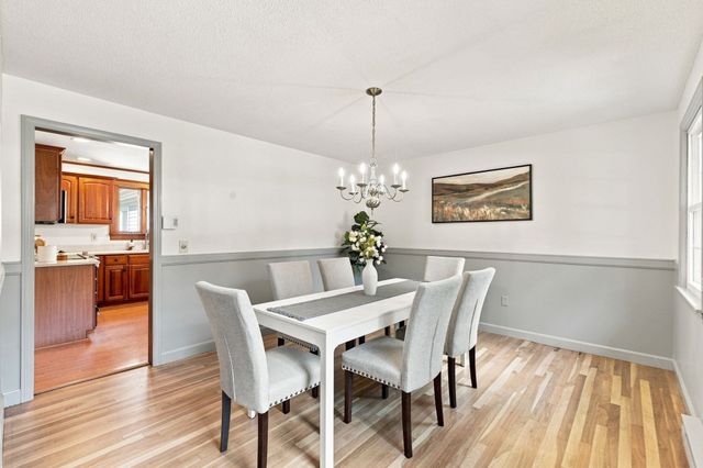 5 Regis Rd, Andover, MA 01810