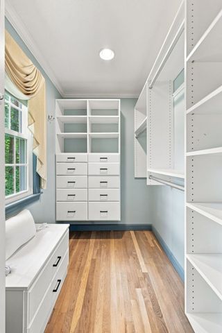 5 Regis Rd, Andover, MA 01810