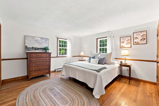 5 Regis Rd, Andover, MA 01810
