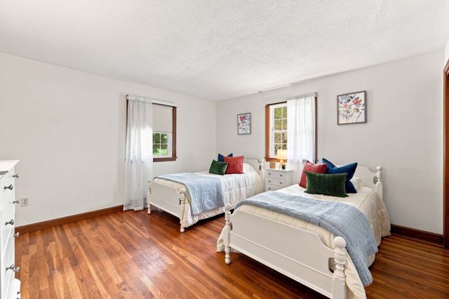 5 Regis Rd, Andover, MA 01810