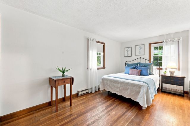 5 Regis Rd, Andover, MA 01810