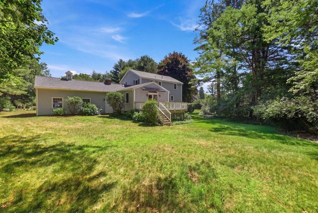 5 Regis Rd, Andover, MA 01810