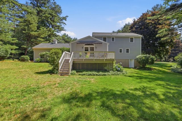 5 Regis Rd, Andover, MA 01810