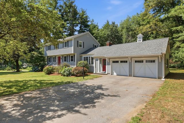 5 Regis Rd, Andover, MA 01810