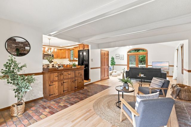 5 Regis Rd, Andover, MA 01810