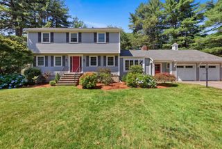 5 Regis Rd, Andover, MA 01810