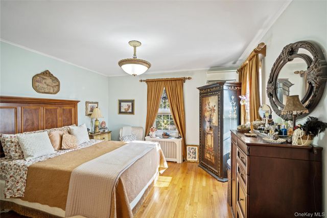 126 Oakland Avenue, West Hempstead, NY 11552