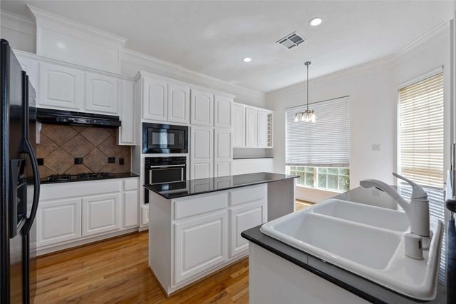 2827 Briarhurst Park, Houston, TX 77057