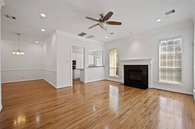 2827 Briarhurst Park, Houston, TX 77057