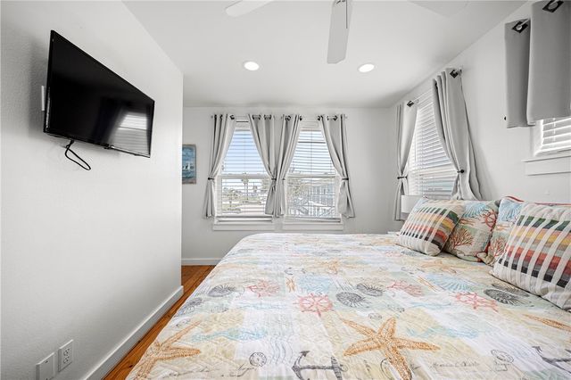 2606 S 11th St 17, Port Aransas, TX 78373