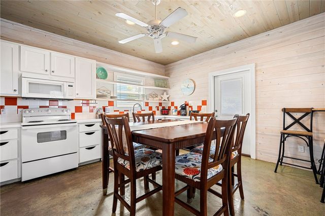 2606 S 11th St 17, Port Aransas, TX 78373