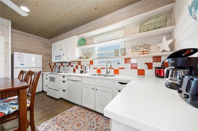 2606 S 11th St 17, Port Aransas, TX 78373