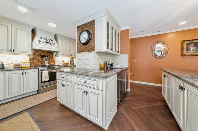 6976 COUNTRY LAKES CIRCLE, Sarasota, FL 34243