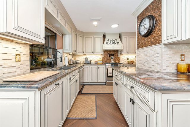 6976 COUNTRY LAKES CIRCLE, Sarasota, FL 34243