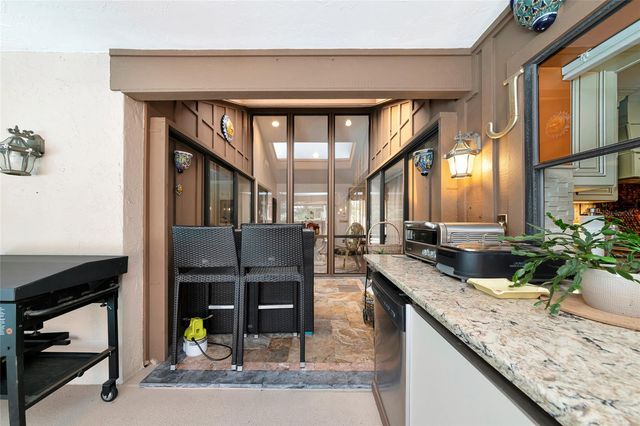 6976 COUNTRY LAKES CIRCLE, Sarasota, FL 34243