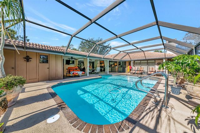 6976 COUNTRY LAKES CIRCLE, Sarasota, FL 34243