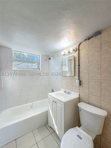 2408 NW 8th St, Pompano Beach, FL 33069