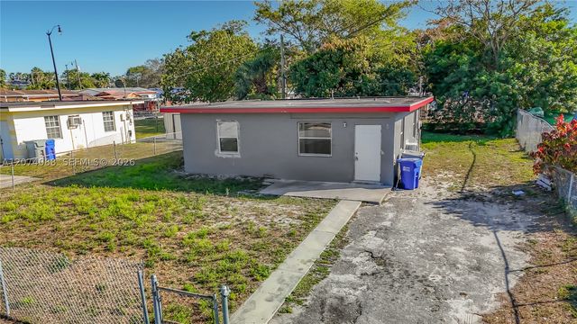 2408 NW 8th St, Pompano Beach, FL 33069