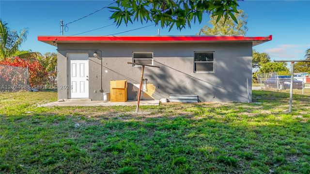 2408 NW 8th St, Pompano Beach, FL 33069