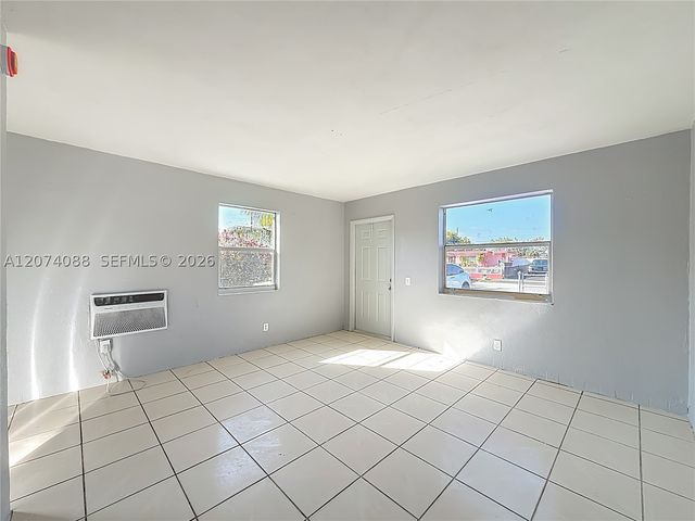 2408 NW 8th St, Pompano Beach, FL 33069