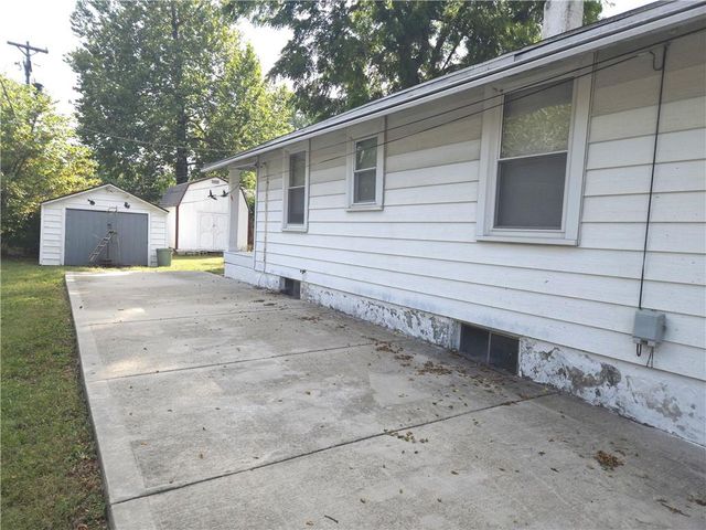 421 E Angus Street, Independence, MO 64055