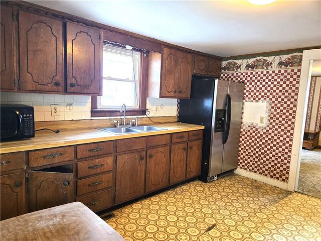 421 E Angus Street, Independence, MO 64055