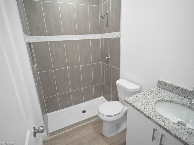 2102 Canton AVE, Alva, FL 33920