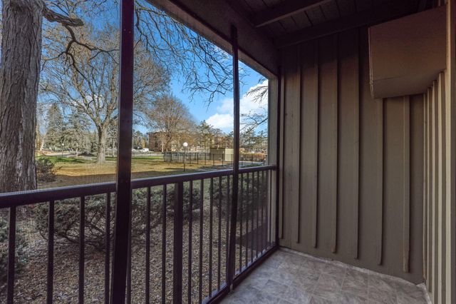 4101 Parklawn Avenue 104, Edina, MN 55435