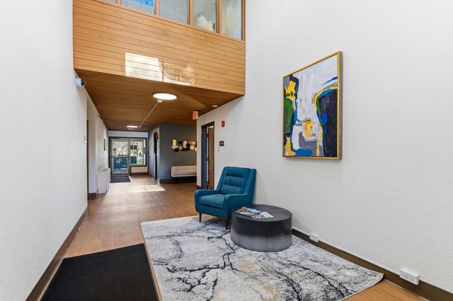 4101 Parklawn Avenue 104, Edina, MN 55435