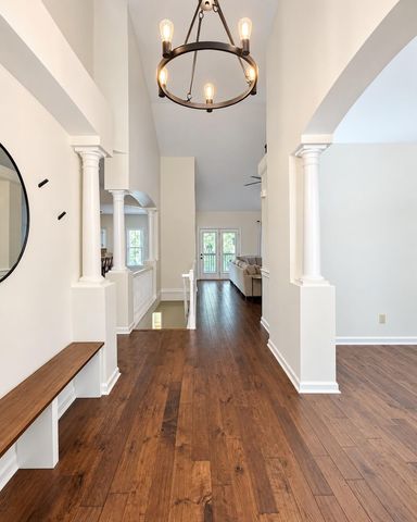 933 S Woodstone LN, Nashville, TN 37211