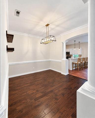933 S Woodstone LN, Nashville, TN 37211