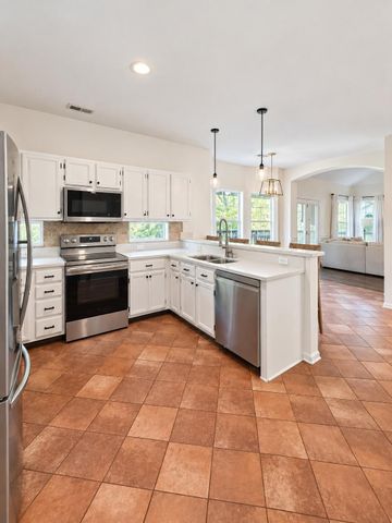 933 S Woodstone LN, Nashville, TN 37211
