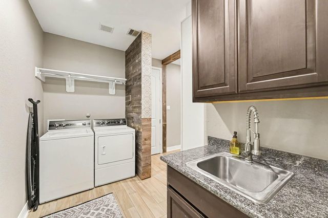 42 Shallowford Place, Tomball, TX 77375