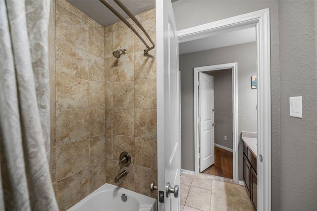 42 Shallowford Place, Tomball, TX 77375
