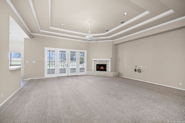 632 Lake Valley, La Vernia, TX 78121