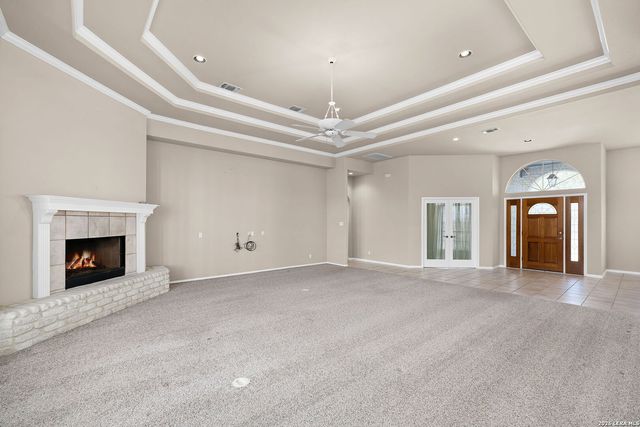 632 Lake Valley, La Vernia, TX 78121