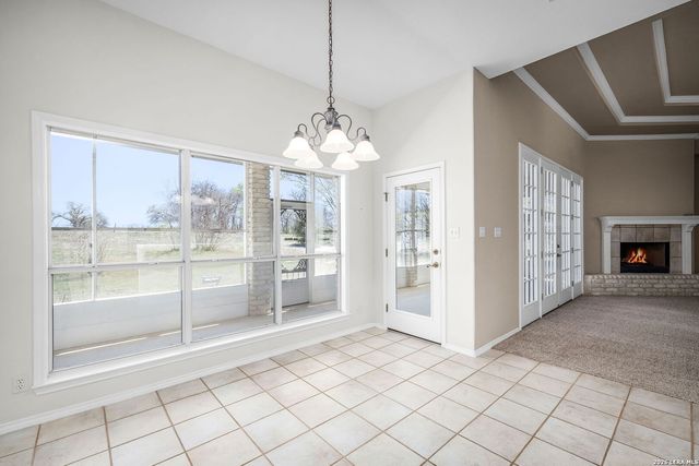 632 Lake Valley, La Vernia, TX 78121