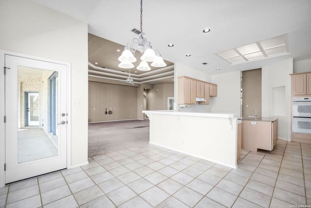 632 Lake Valley, La Vernia, TX 78121